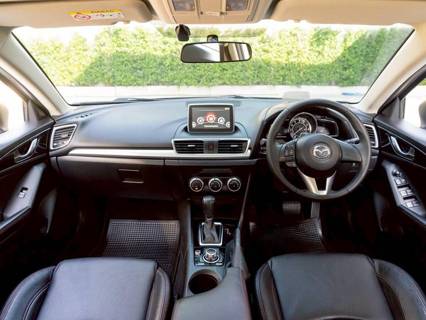 Mazda 3 2.0S ปี 2015 ♨️ #ประกันเครื่องเกียร์หลังการขาย3ปี / 30,000km. ♨️ 19