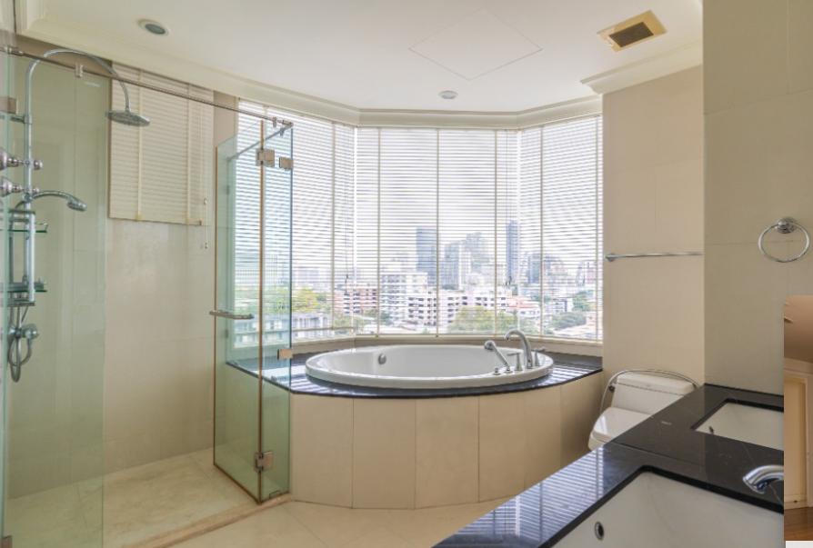 คอนโดพร้อมขาย Royce Private Residences ห้องหรู 6