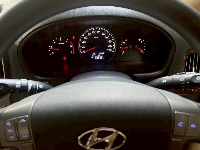 Hyundai H1 6