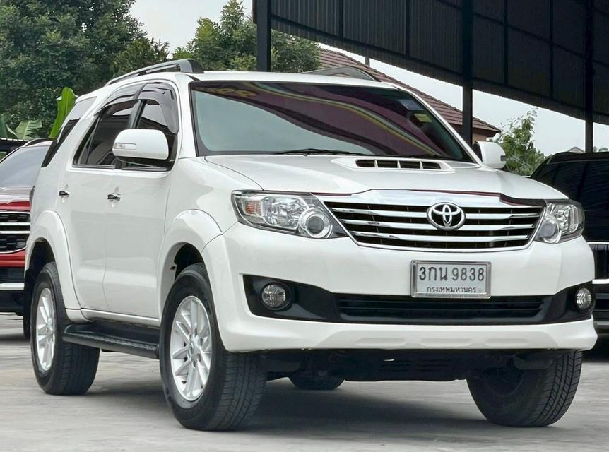 ปี 2014 TOYOTA FORTUNER 2.5 Vสีขาว เกียร์ออโต้ รถสวยมือเดียว ขับเคลื่อน2ล้อ 3