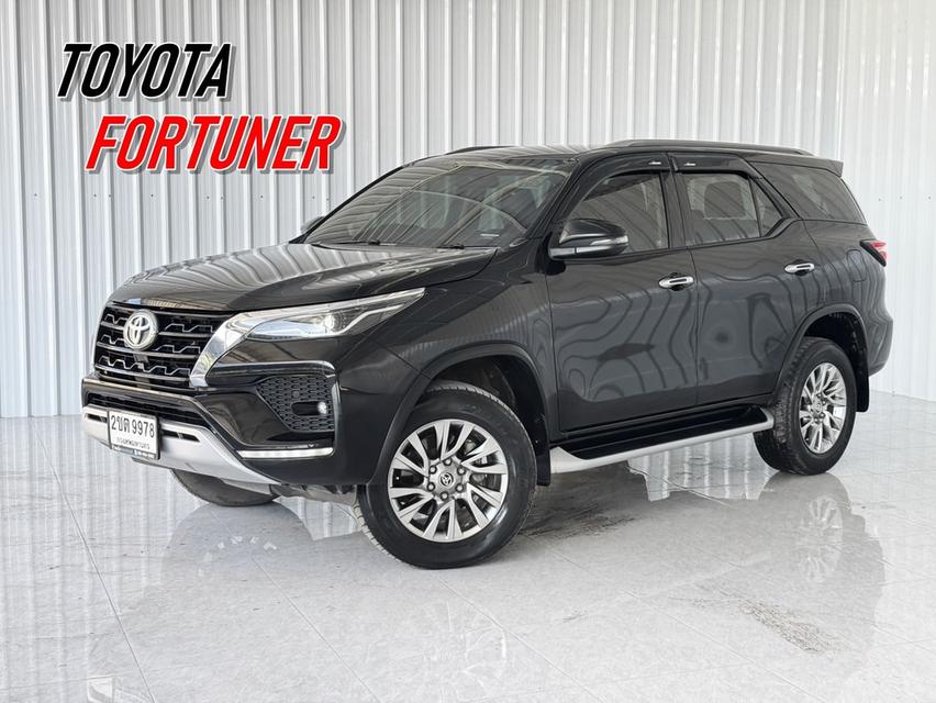 รถครอบครัว 7 ที่นั่ง Toyota Fortuner 2.4G SUV ออกรถง่าย ฟรีดาวน์