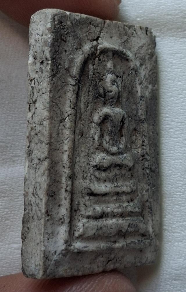 พระสมเด็จพิมพ์ฐานแซมกรุเก่า 3