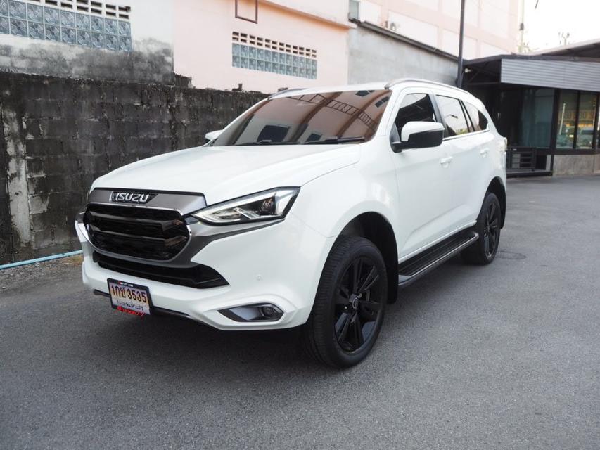 ISUZU MU-X 3.0 ULTIMATE 2WD รุ่นพิเศษ Phantom Collection ปี 2023