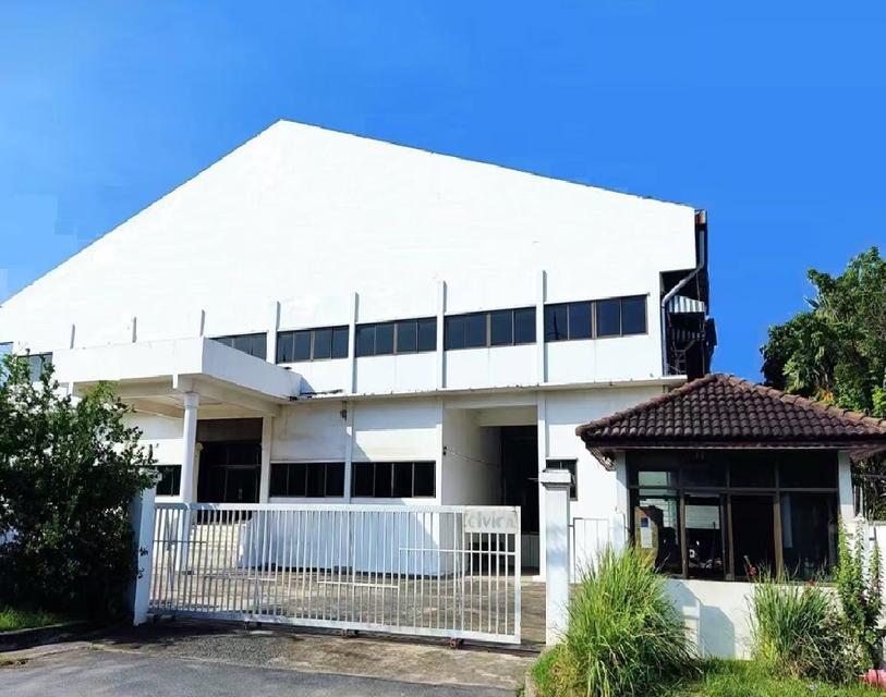 ขายโรงงานพร้อมที่ดินขนาด 2 ไร่ 3 งาน 47 ตร.ว. / ทำเลอยู่ในนิคมอุตสาหกรรมลาดกระบัง 4