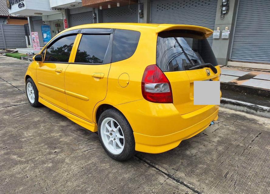 ขายรถมือสอง Honda Jazz ปี 2005 สีเหลือง รถบ้านแท้ใช้งานน้อย 5