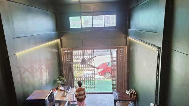 อาคารพาณิชย์ในตัวอำเภอบ้านบึง 3