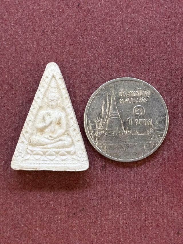 พระผงของขวัญ รุ่น ๔ วัดปากน้ำ ภาษีเจริญ กรุงเทพฯ พ.ศ.๒๕๑๔ พิมพ์สามเหลี่ยม สวยครับ รูปที่ 5