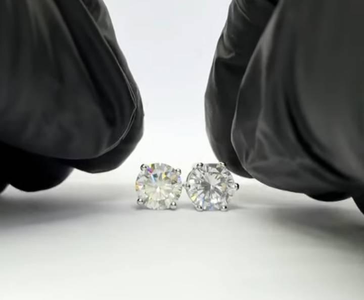 เพชรแท้ เพชรคัดสรร ร้านเราก็สามารถขึ้นตัวเรือนสั่งทำได้ ดีไซน์ทันสมัย ราคามิตรภาพ พร้อมใบรับรอง – ปุอามี่ Diamond Lap Rama2 (083-2469526)