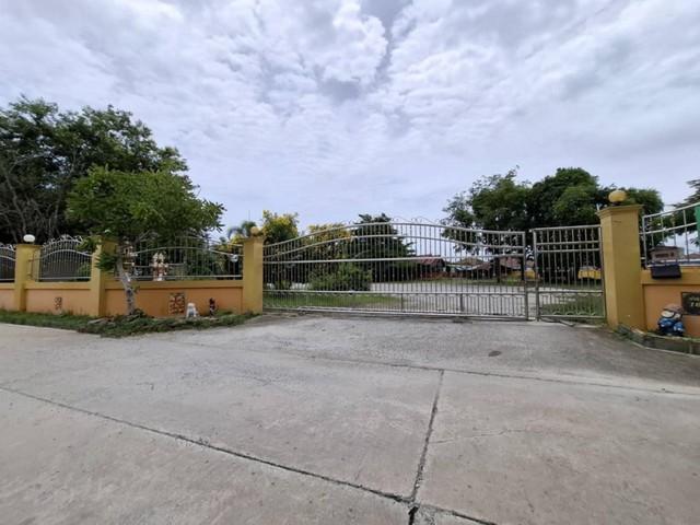 ขายโรงงานนาป่าเมืองชลบุรี ขายที่ดินพร้อมสิ่งปลูกสร้างใกล้นิคมอมตะ 3-1-92 ไร่ขนาดโรงงาน 576 ตารางเมตร บ้านไม้ 1 หลัง 5