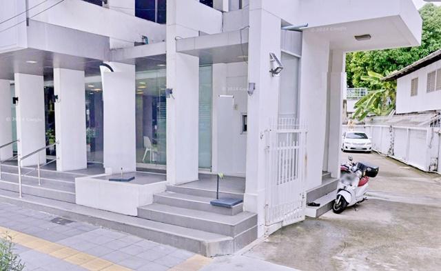 สุขุมวิท34-38 BTS ทองหล่อ เอกมัย ให้เช่าอาคารสำนักงาน 3 ชั้น ดาดฟ้า 165ตร.วา.700 ตร.ม. BTS พระโขนง 1กม. จอดรถ 10 คัน 2