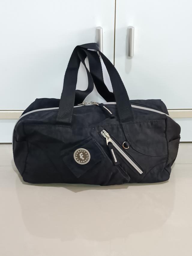 กระเป๋าสะพายแบรน์300ส่งฟรี