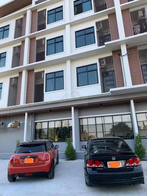 ขาย อพารท์เมนท์ 4 ชั้น พร้อมร้านอาหาร ร้านค้า ลาดกระบัง ใกล้เจ้าคุณทหารลาดกระบัง ใกล้มหาวิทยาลัยกรุงเทพสุวรรณภูมิ ถนนประชาพัฒนา 4