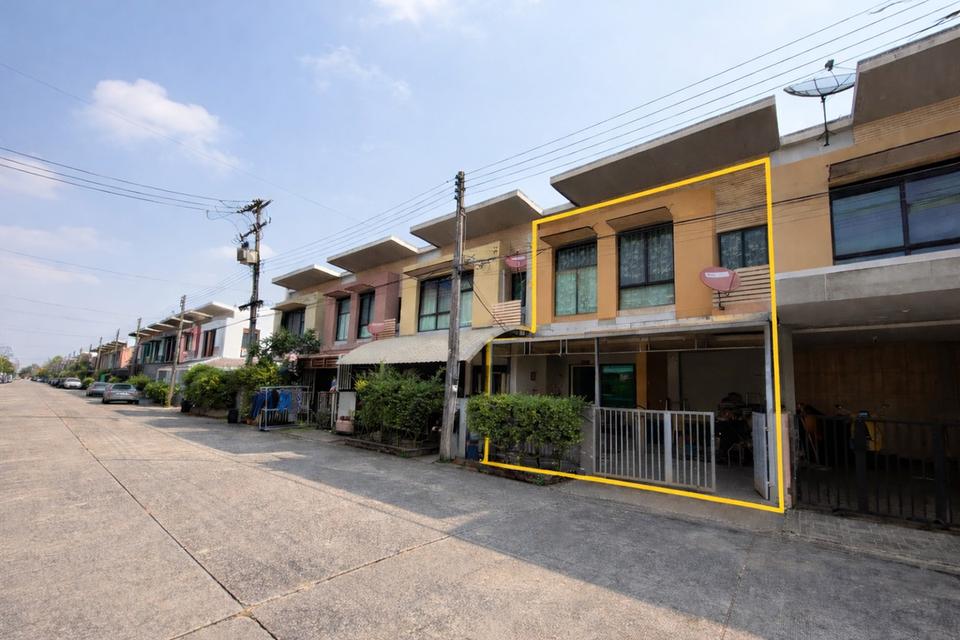 หมู่บ้านไอดีไซน์ ลำลูกกา คลอง 3 ถนนลำลูกกา ตำบลลาดสวาย อำเภอลำลูกกา จังหวัดปทุมธานี 2