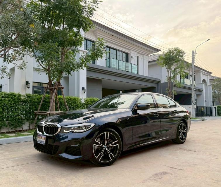 BMW 330Li M Sport ปี 2022Mileage 50,000 Km. (สี Carbon black ดำประกายน้ำเงิน)
