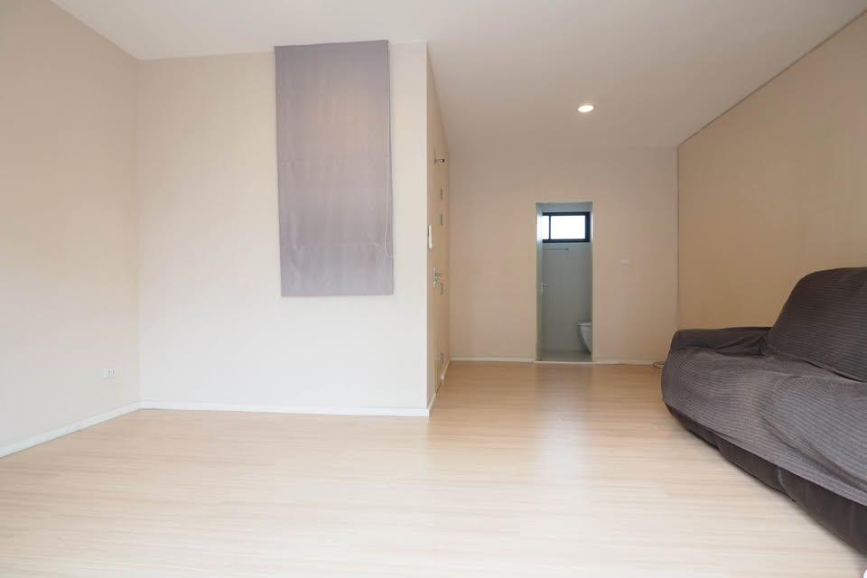 ให้เช่าทาวโฮม ใกล้รร.นานาชาติสิงคโปร์ นานาชาติฝรั่งเศษ, รร.บดินทร์เดชาฯและใกล้ Town in Town ใกล้จุดขึ้นทางด่วนเอกมัย ราม 5