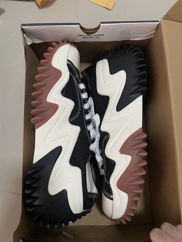 รองเท้า  Converse Run Star Motion