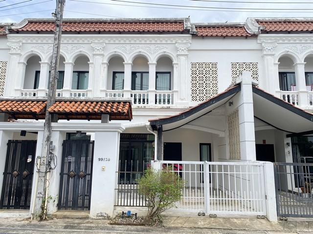 For Rent : Town home near Super Cheap Market, 3 Bedroom 3 Bathroom 1