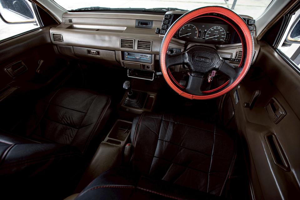 Isuzu Space Cab 2.5L ดีเซล ปี 1993 สีเทา เกียร์ธรรดา  13