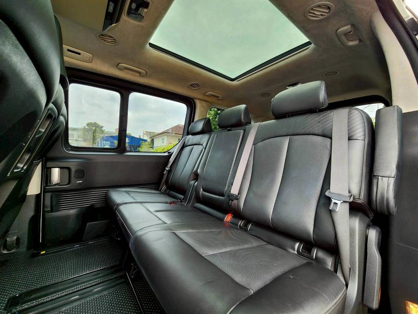 รหัสรถ PEAT911 🚐🚙HYUNDAI STARIA PREMIUM (SUNROOF) สีขาว ภายในดำ ปี 23  14