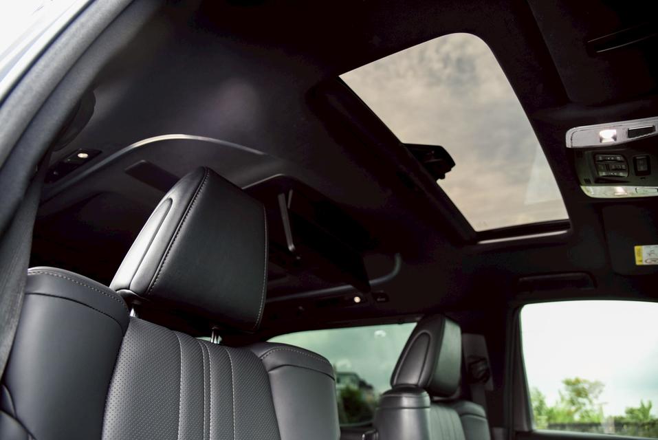 รหัสรถ CBL1354 Lexus LM300h 2.5 Executive 7 Seater AT 2021 12