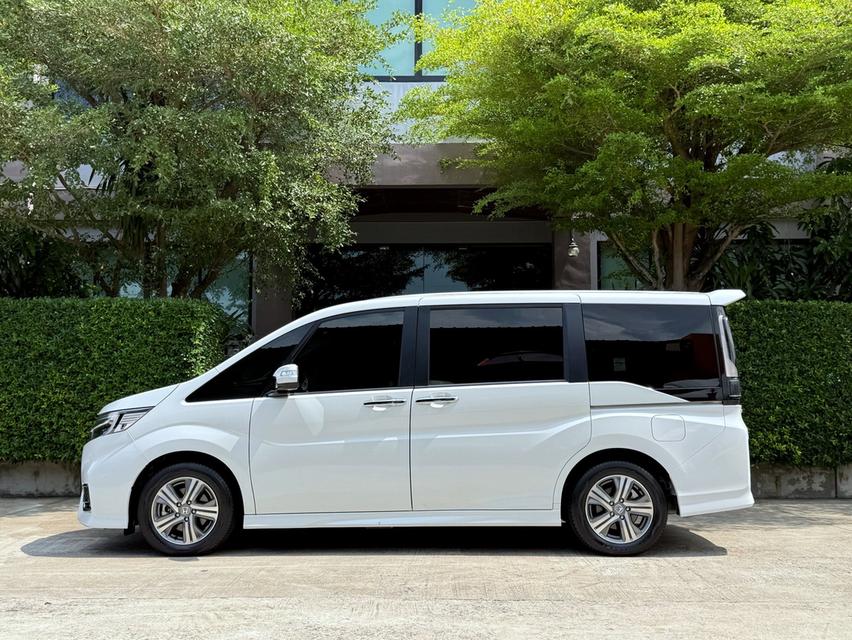 Honda Step WGN e-HEV