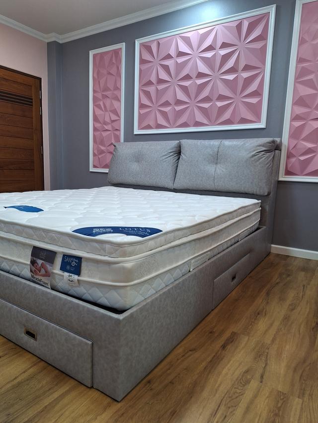 เตียง + ที่นอน ลดราคา 60% แถม FREE ชุดเครื่องนอน+ผ้านวม Lotus