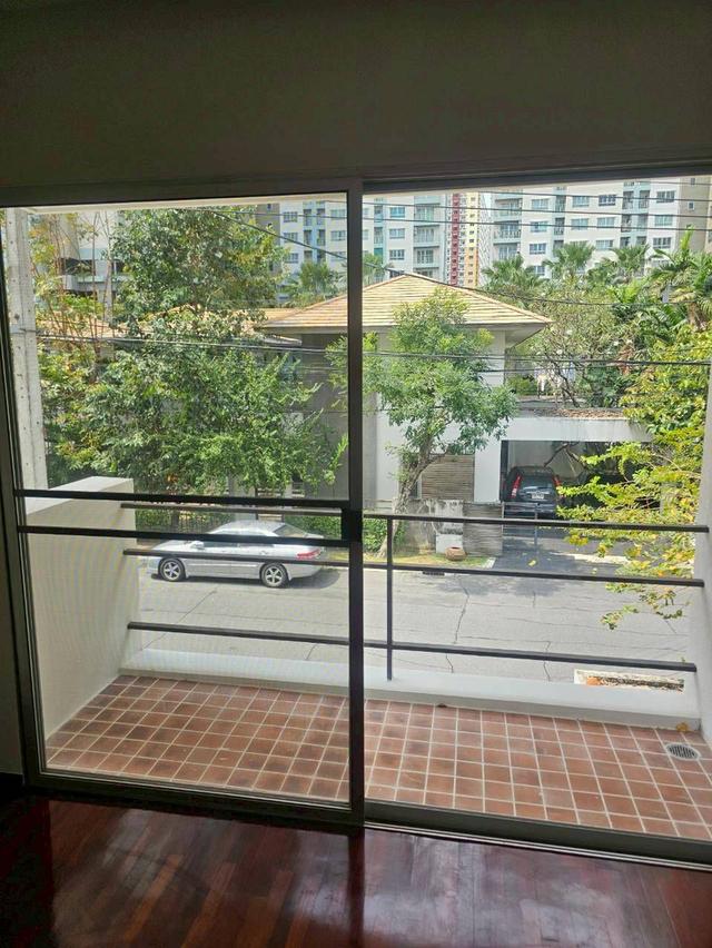 ขาย โนเบิลทารา งามวงศ์วาน 96 ตารางวา 3 ห้องนอน 4ห้องน้ำ ถือกระเป๋าเข้าอยู่ได้เลย เจ้าของขายเอง สนใจติดต่อ 086-8303315 5