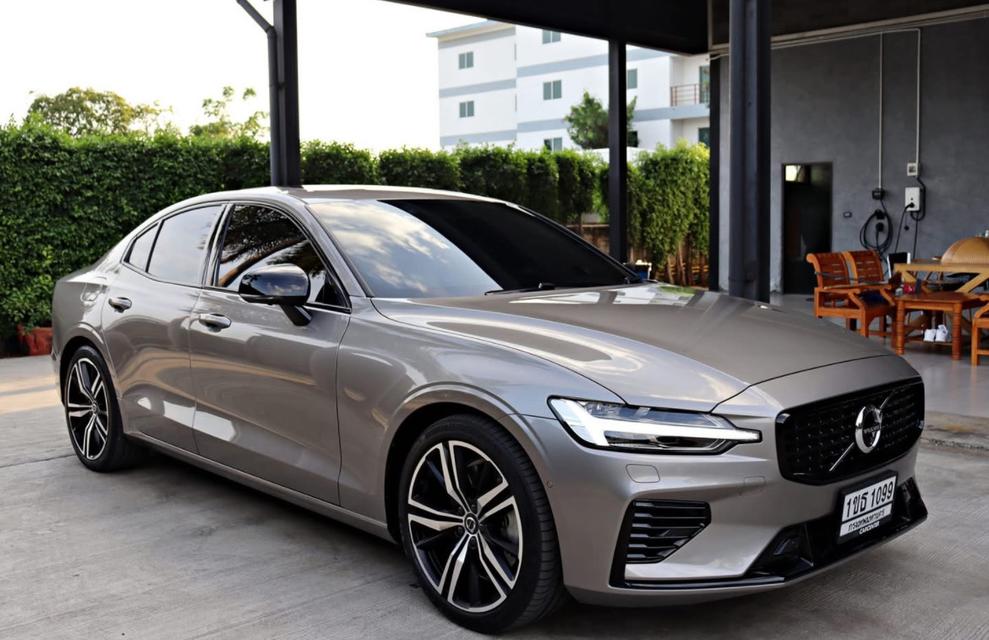 Volvo S60 T8 R-Design AWD มือสอง 3