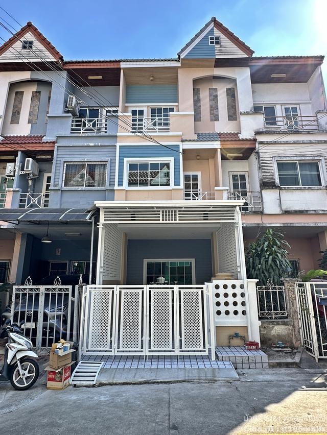 ปริญลักษณ์ นวมินทร์ 1