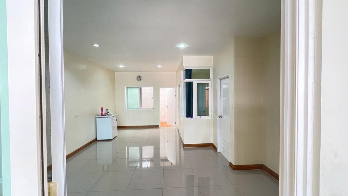 บ้าน 2 ชั้น หมู่บ้านโกลเด้นทาวน์ พระราม 2 สมุทรสาคร 4ห้องนอน 3ห้องน้ำ 2จอดรถ ต่อเติมครัวและหน้าบ้าน 3