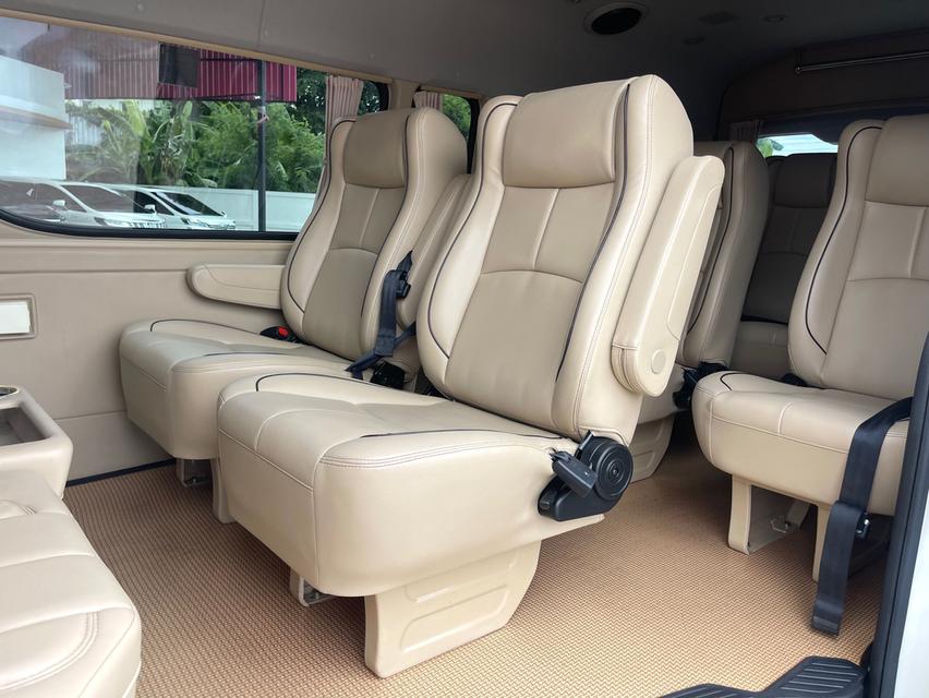 ขาย Toyoya Commuter 2.8 ปี19 14