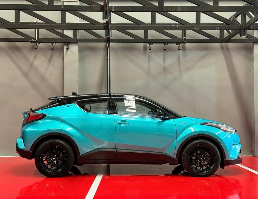 2019 TOYOTA CHR HV HI รถมือเดียวออกป้ายแดง รถวิ่งน้อย เข้าศูนย์ตามระยะ รถไม่เคยมีอุบัติเหตุครับ
