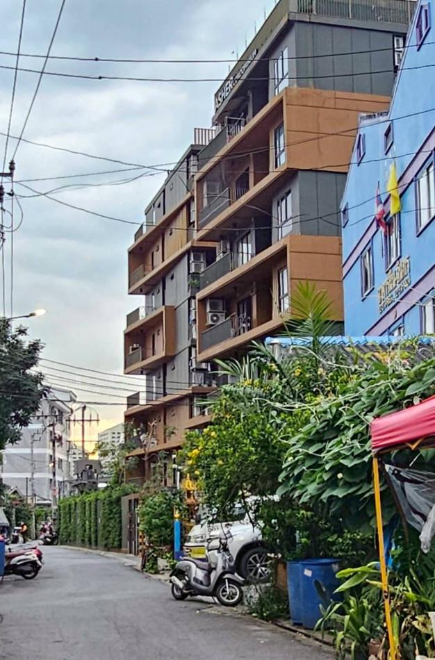 ขายอพาร์ทเมนท์ 3 ชั้น ย่านห้วยขวาง 157.5 ตร.ว. ซอย 20 มิถุนา แยก 5 3