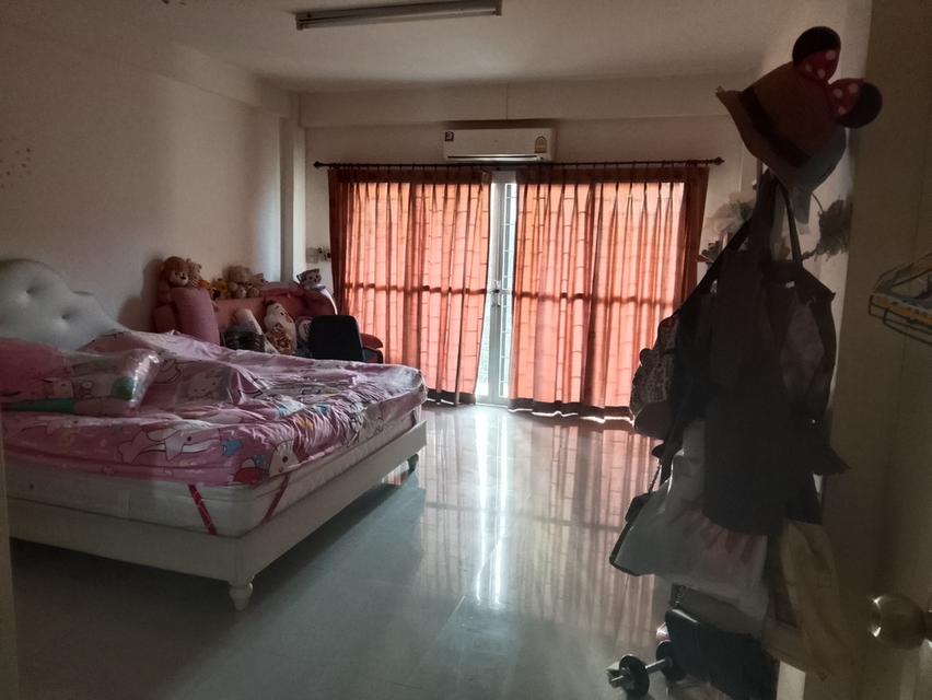 อาคารพาณิชย์ 4 ชั้นครึ่ง 14