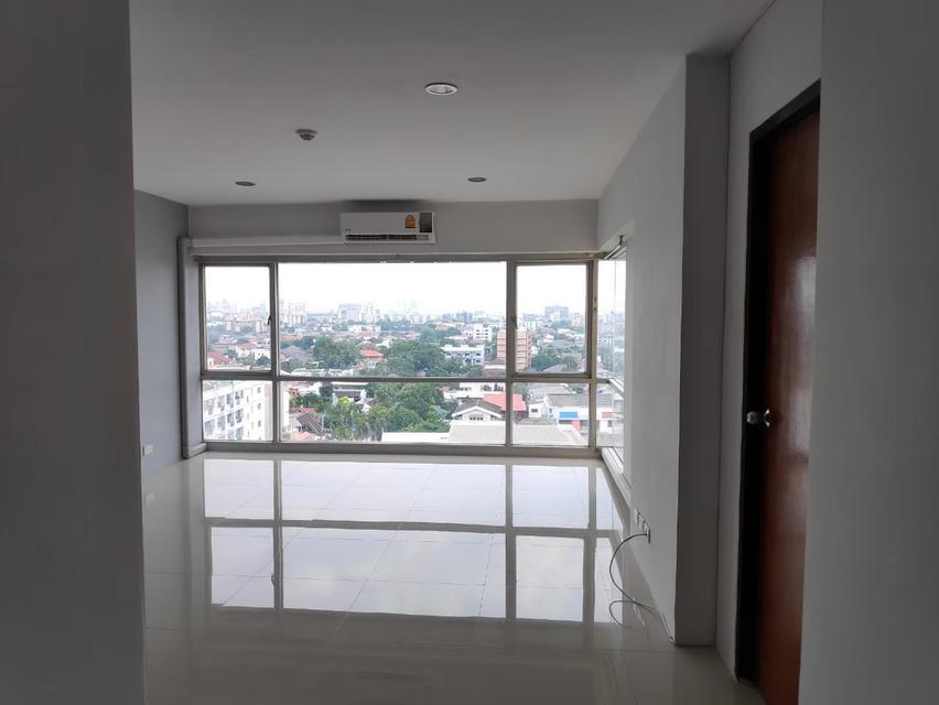 คอนโดมือสอง ราคาคุ้มสุดๆ สุภาพงษ์ เพลส ลาดพร้าว 35 (คอนโด High rise หาไม่ได้อีกแล้ว)อยู่ชั้น 12 พื้นที่ 44.21 ตรม. (เจ้าของขายเอง) 2