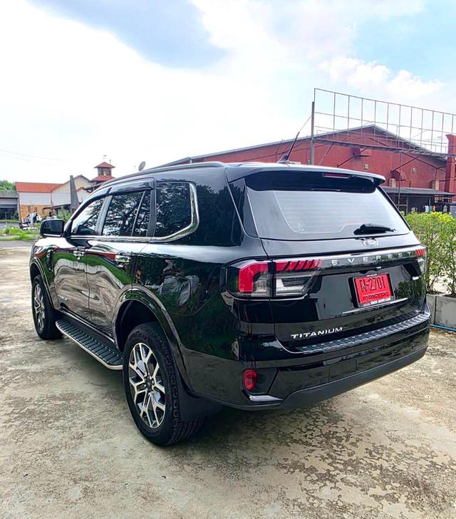 Ford Everest next gen 2.0 Bi-Turbo titanium สีดำ ปี 2022 ไมล์ 30,000กม.
