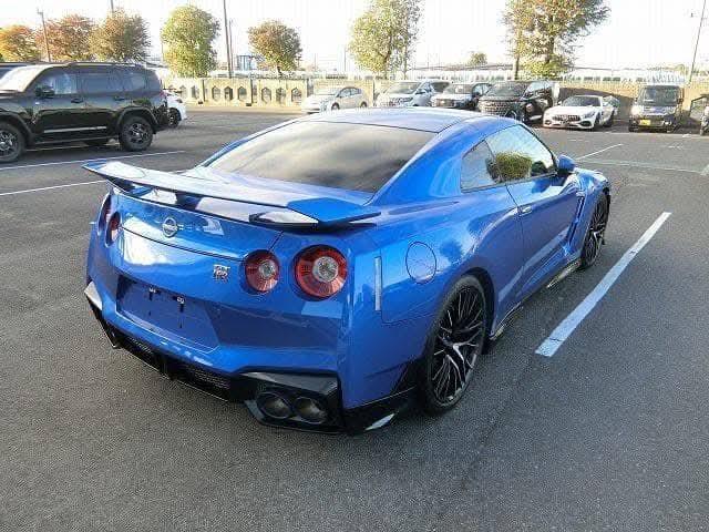 Nissan GT-R สีน้ำเงิน 6