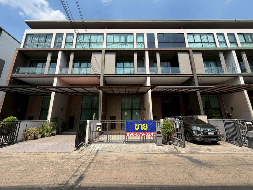 ขาย ให้เช่าด่วน !! ทาวน์เฮ้าส์ 3.5 ชั้น 20.1 ตรว บ้านกลางเมือง วิภาวดี 64 1