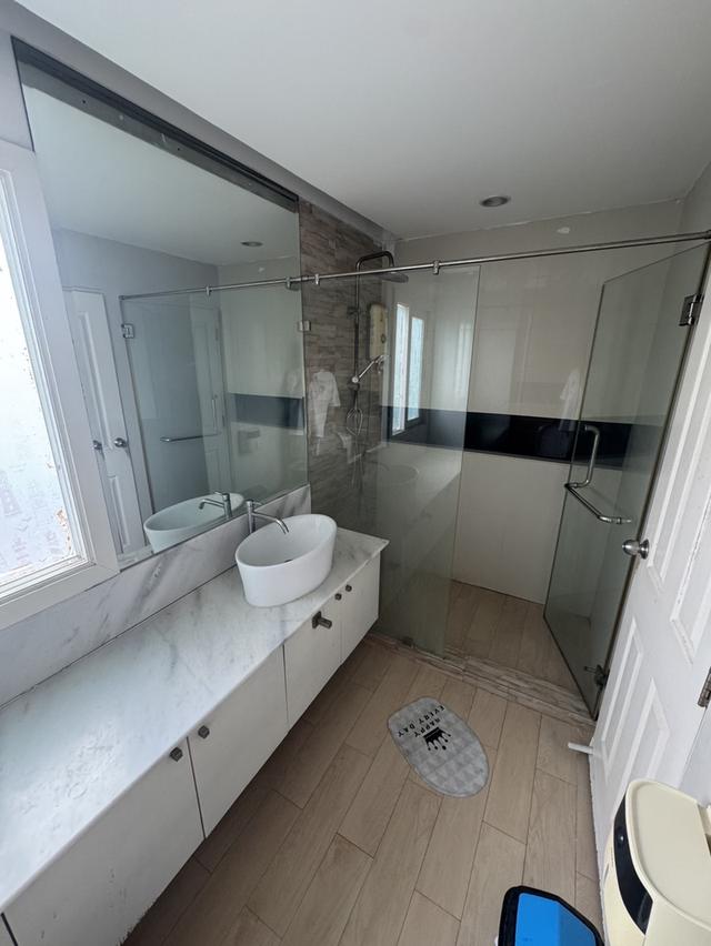 ขายบ้านเดียวในโครงการ คาซ่าวิลล์สุขาภิบาล5. กทม. พื้นที่ 50.6 ตรว  พื้นที่ใช้สอย 262 ตรม 3ห้องนอน 3 ห้องน้ำ 2 ที่จอดรถ ราคาถูกที่สุด 14