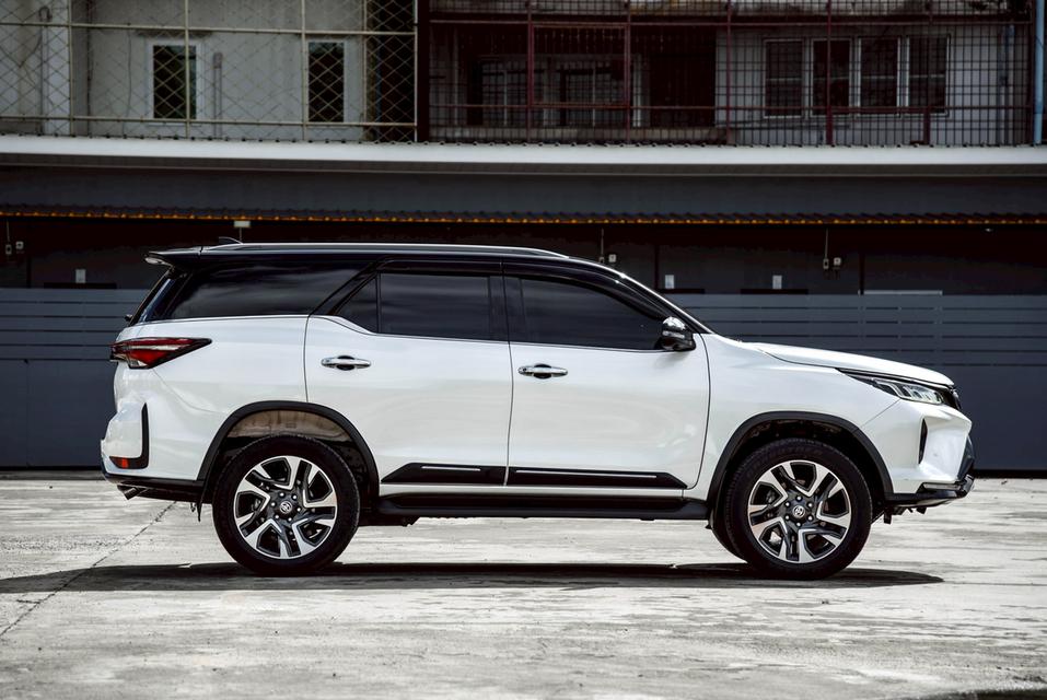 รหัสรถ CBL612 TOYOTA FORTUNER 2.4 Legender 2WD AT 2023