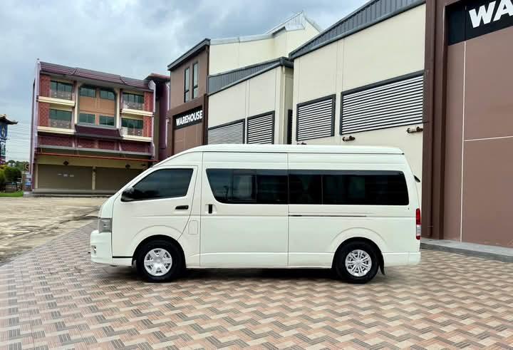 ปล่อยขายด่วน TOYOTA COMMUTER 4