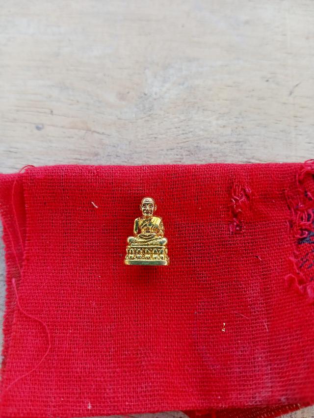 หลวงพ่อทวดแขนทะลุหัวไม้ขีด 2