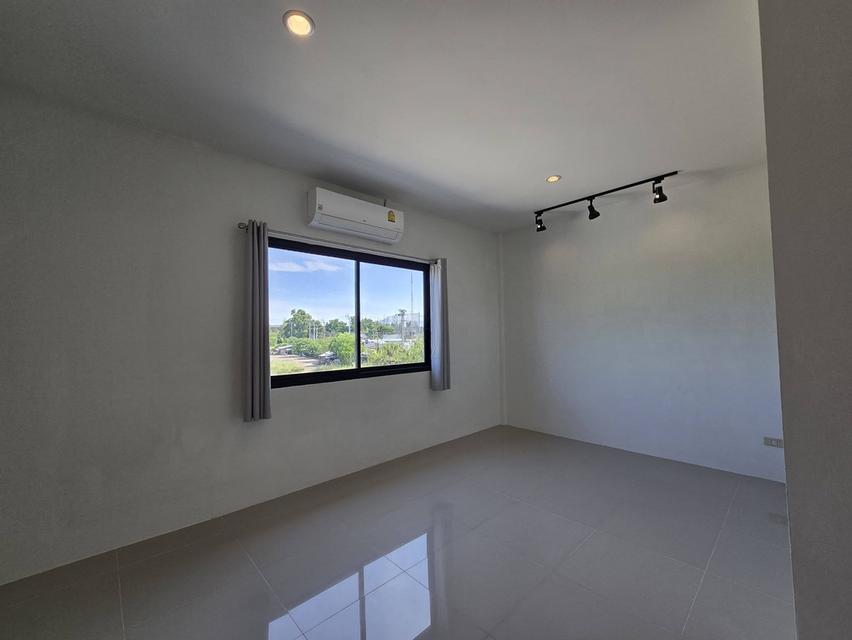 U1404 ให้เช่าบ้านเดี่ยว 2 ชั้น บ้านใหญ่ขนาดพื้นที่ 1 ไร่ หมู่บ้านสวนเนรมิตร ย้านออเงิน-รามอินทรา พร้อมสระว่ายน้ำส่วนตัว บ้านพร้อมเฟอร์ครบ ทำเลดีเดินทา 11