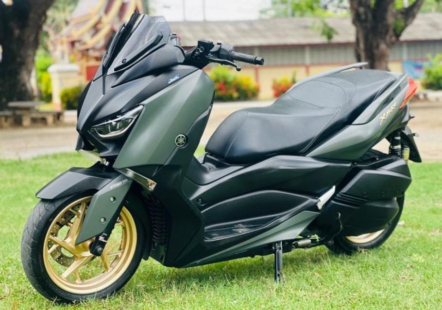 รถ Yamaha XMAX 300 สีเขียว 1