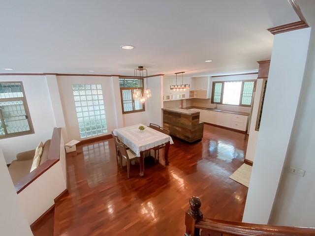 บ้านเดี่ยว4ชั้น 80ตรว.ชั้นบนสุดเป็นดาดฟ้า สุุขุมวิท ใกล้สถานี BTS นานา 5