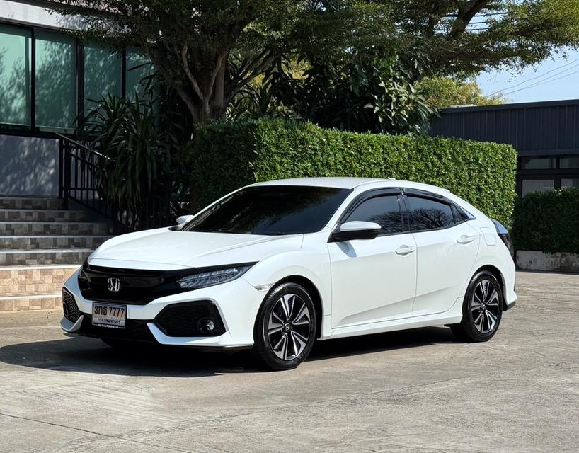 2019 HONDA CIVIC FK 1.5 TURBO รถมือเดียว รถวิ่งน้อยเพียง 60,000 กม สภาพป้ายแดง ประวัติศูนย์ครบ  รถไม่เคยมีอุบัติเหตุครับ รูปที่ 4