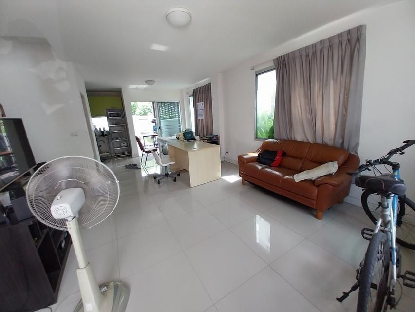 ทาวน์โฮม 3 ชั้น ห้องมุม มบ.ทาวน์พลัส เทพารักษ์ 2.95 ล้าน เจ้าของขายเอง 3