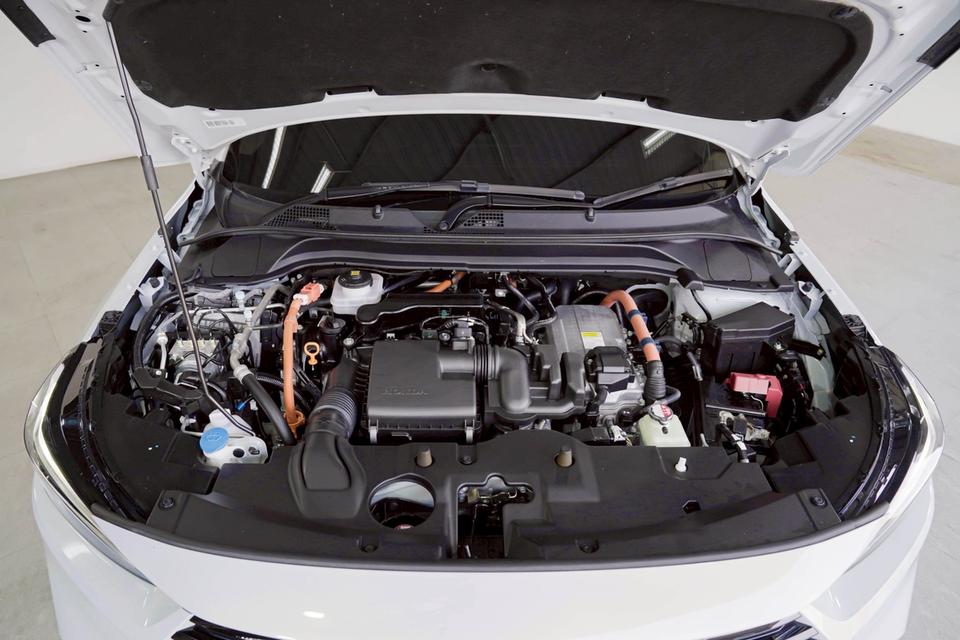 HONDA HR-V 1.5 E e:HEV AT (ปี 2024)ทะเบียน: ขท 8319 (สุราษฎร์ธานี) สี: ขาวเครื่องยนต์: เบนซิน + ไฟฟ้า 1500ccเลขไมล์ปัจจุบัน: 52,xxx กม. รูปที่ 16