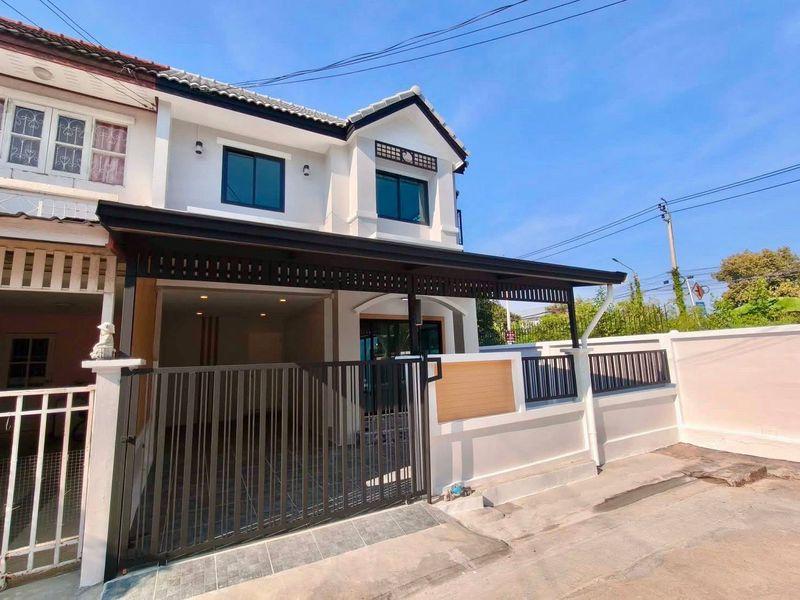 ✨หมู่บ้านอักษรา บางบัวทอง✨ทาวน์เฮาส์ 2 ชั้น หลังมุม ใกล้รถไฟฟ้า MRT แยกบางพลู ตกแต่งใหม่พร้อมอยู่ 2