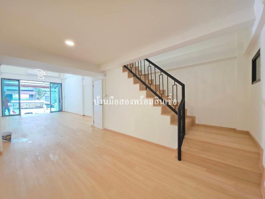 ถูกสุดในย่านนี้ อาคารพาณิชย์ 3 ชั้น ทำเลทอง เพียง 3.65 ล้าน "รามคำแหง 180" 8